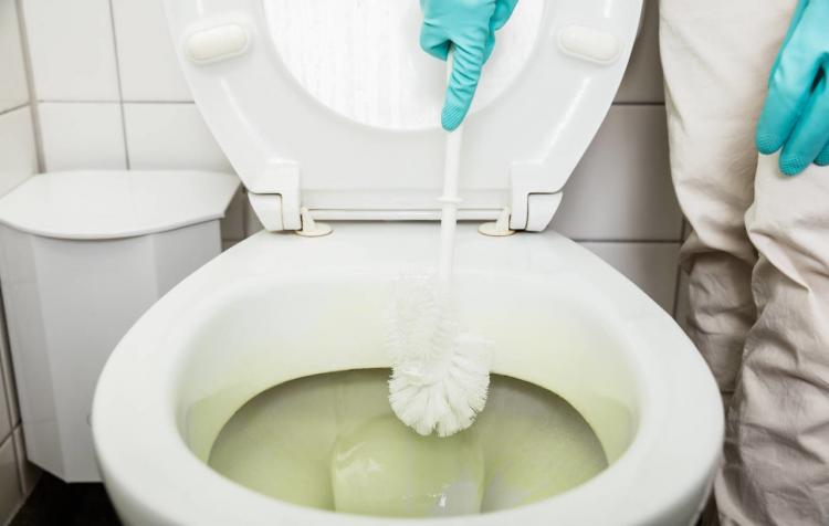 马桶发黄洗不掉怎么办