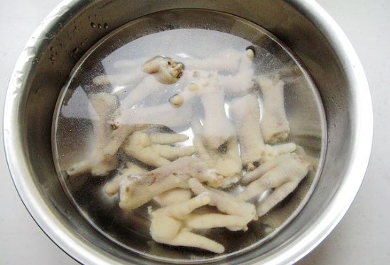 凉拌凤爪的做法