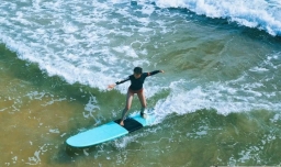 三亚哪里可以学冲浪