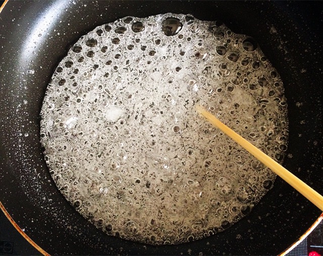 冰糖葫芦的做法