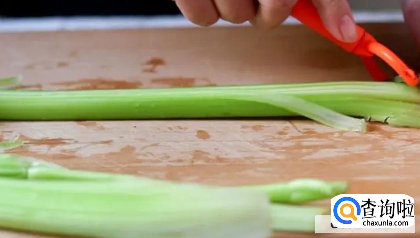 西芹腰果的做法