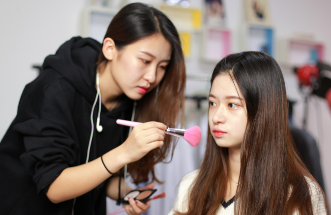 简述大学生健康情绪的六个特征