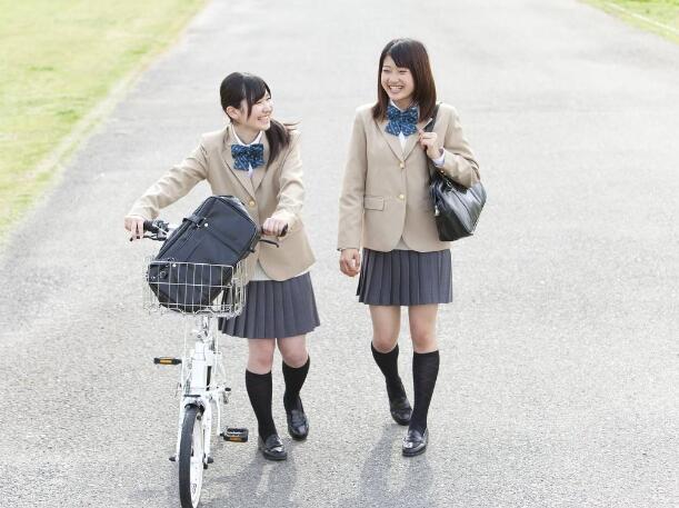 如何正确认识和对待青春期的异性情感