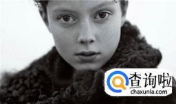 皮肤黑穿什么衣服显白