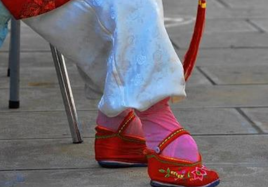 三寸金莲是多少码的脚