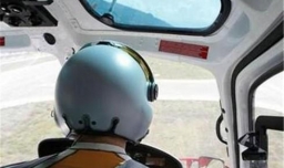 如何驾驶直升飞机