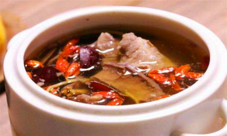 猪心炖莲子的功效