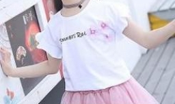 怎样给孩子搭配好看的ins风衣服？