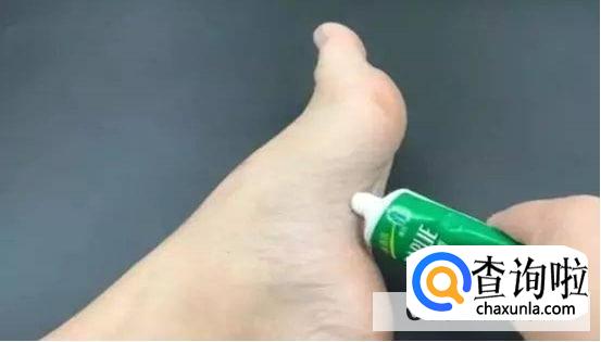 生活中哪些行为很伤脚