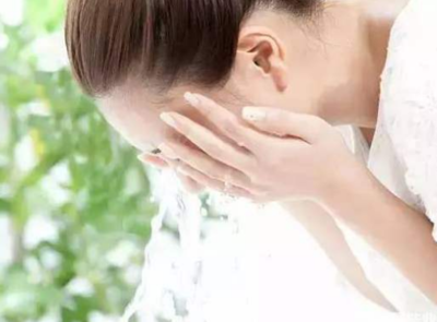 蜂蜜洗脸有什么好处