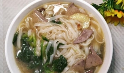 怎样做美味的菠菜猪肝面？