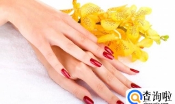 怎样做红色新年美甲好看？