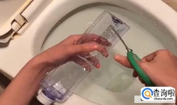 厕所掉进去硬东西堵了怎么办