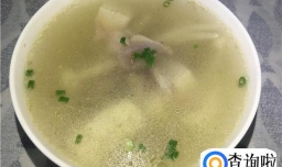 海鲜菇炖瘦肉汤的家常做法